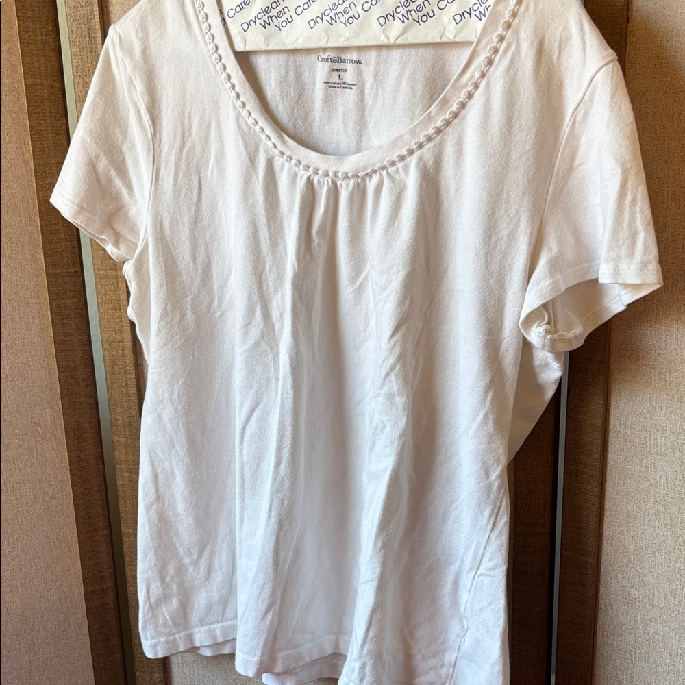 FINAL MARKDOWN Croft and Barrow Classic White Short Sleeve Top large